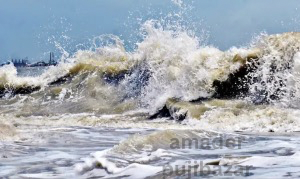 ঘূর্ণিঝড় হামুন: সমুদ্রবন্দরে ৪ নম্বর হুঁশিয়ারি সংকেত