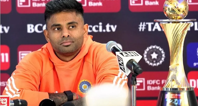 মাত্র দুই সাংবাদিক, চার মিনিটেই শেষ ভারতের সংবাদ সম্মেলন!